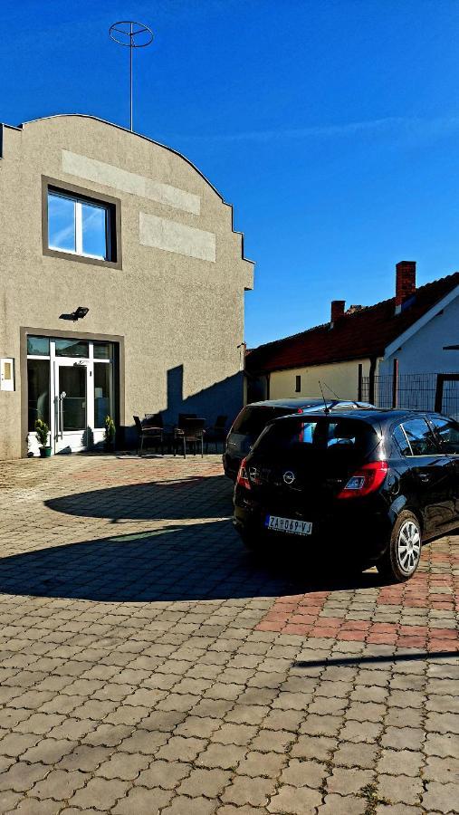 Appartement Apartman Mladenovic à Zaječar Extérieur photo
