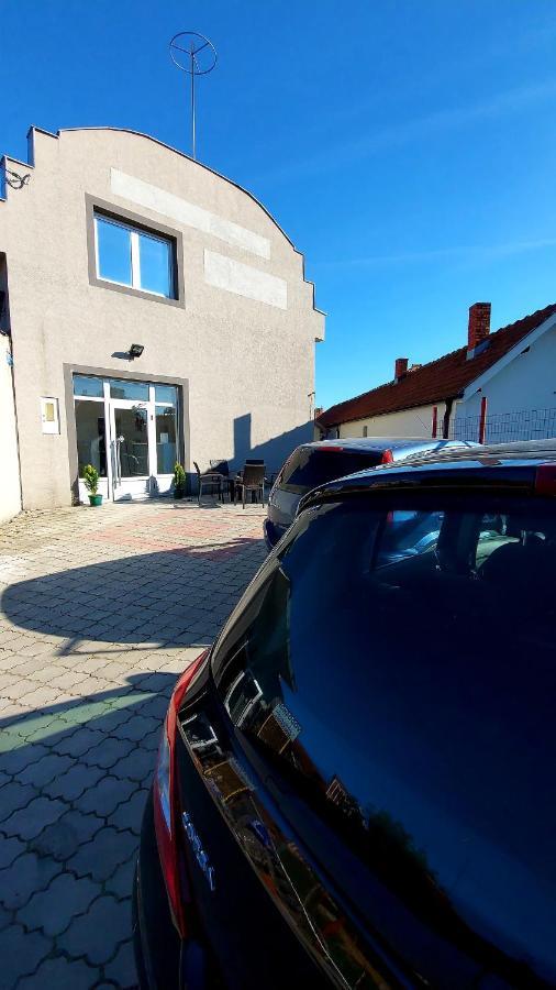 Appartement Apartman Mladenovic à Zaječar Extérieur photo