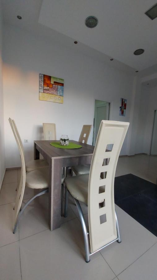 Appartement Apartman Mladenovic à Zaječar Extérieur photo