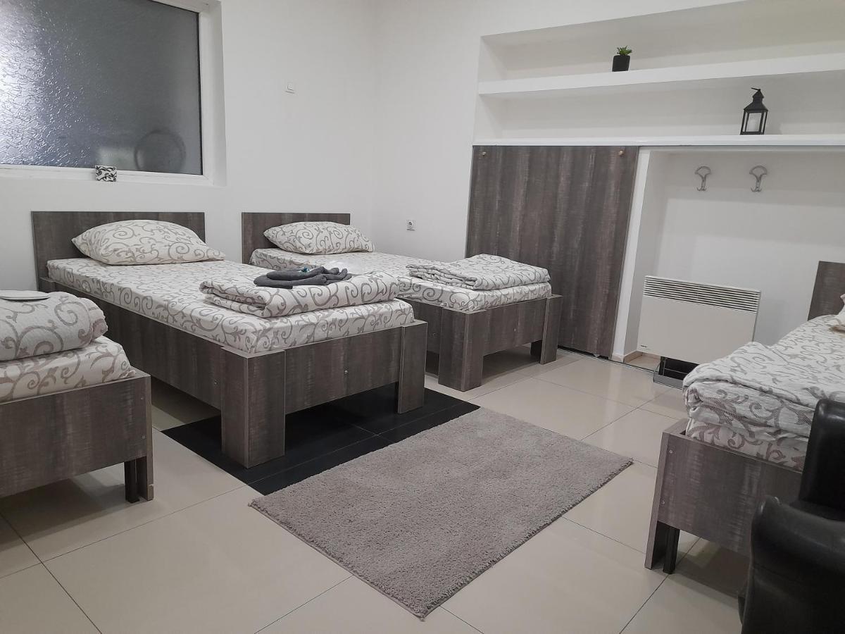Appartement Apartman Mladenovic à Zaječar Extérieur photo